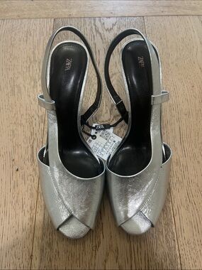 NWT ZARA Metallic Silver Peep-Toe Slingback Heels